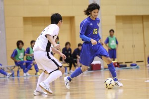 今季、チームをまとめる(15)五味。この試合でもベテランと若手を上手くまとめ、後半の展開を考えれば決して会心のゲーム運びではないながらも危なげない勝利を呼び込んだ。