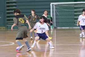 5位でシーズン終了となったDANNY Ladiesと6位の田原FCレディース/MarioFutsalSchool(白)