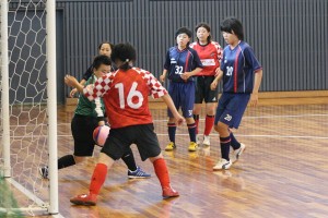 今季優勝のFrontier FC(赤)と3位の聖隷ウイングス。