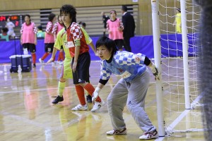 一人でゴールを守り抜いた清水美晴とキャプテンの重責を果たした小林千春。