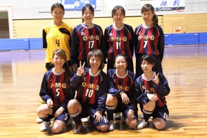 東海女子に初参加となった三重のオーマイガッ。大敗つづきで厳しいリーグ戦となったが、どんな点差のゲームでも1点を取りにいく姿勢を忘れないチームだ。（東海女子第3節、ゆめドームうえのにて。）