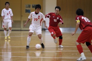 ▲豊友19番は増田哲也。PRACAの16番は鈴木瑛司。