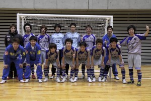 先日のジュビロカップの再現となったFAMILLE FUTSAL戦での、終了直前の同点ゴール（結果は4-4）で息をつないだCALIENTSは2試合目で3-1と快勝！西部支部第1代表の実力を示した。